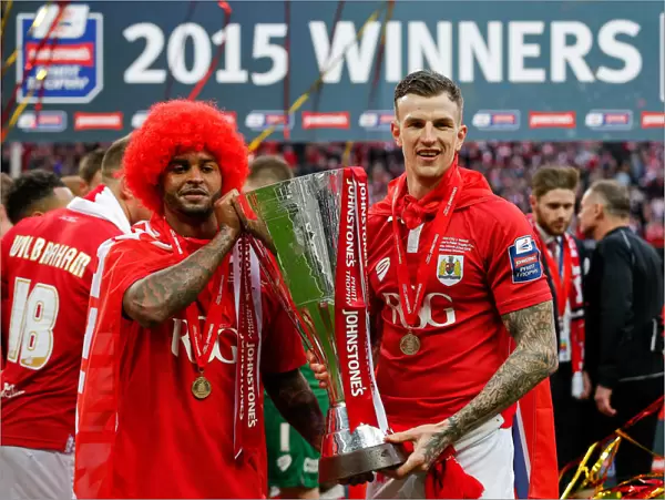Bristol City FC: Mark Little and Aden Flint Celebrate Johnstones Paint Trophy Victory over Walsall (22 / 03 / 2015)