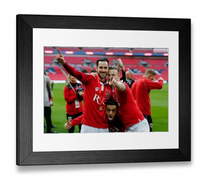 Framed Print : Bristol City FC: Greg Cunningham, Wade Elliott, and Scott Murray Celebrate Johnstones Paint Trophy Victory Framed Print : Bristol City FC: Greg Cunningham, Wade Elliott, and Scott Murray Celebrate Johnstones Paint Trophy Victory