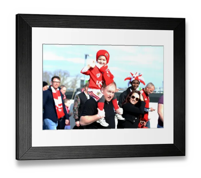 Framed Print : Bristol City Fans on the Way to Wembley for Johnstone's Paint Final vs. Walsall, 2015 Framed Print : Bristol City Fans on the Way to Wembley for Johnstone's Paint Final vs. Walsall, 2015