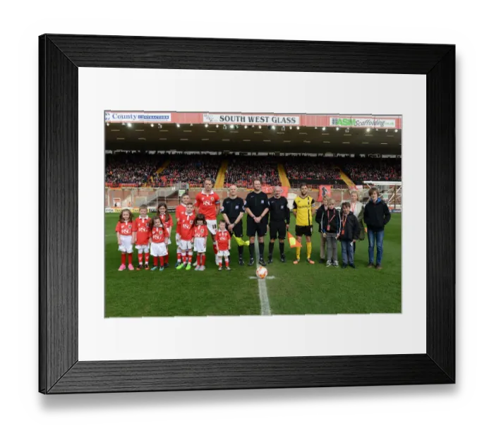 Framed Print : Bristol City vs Barnsley: Sky Bet League One Clash at Ashton Gate (March 28, 2015) Framed Print : Bristol City vs Barnsley: Sky Bet League One Clash at Ashton Gate (March 28, 2015)