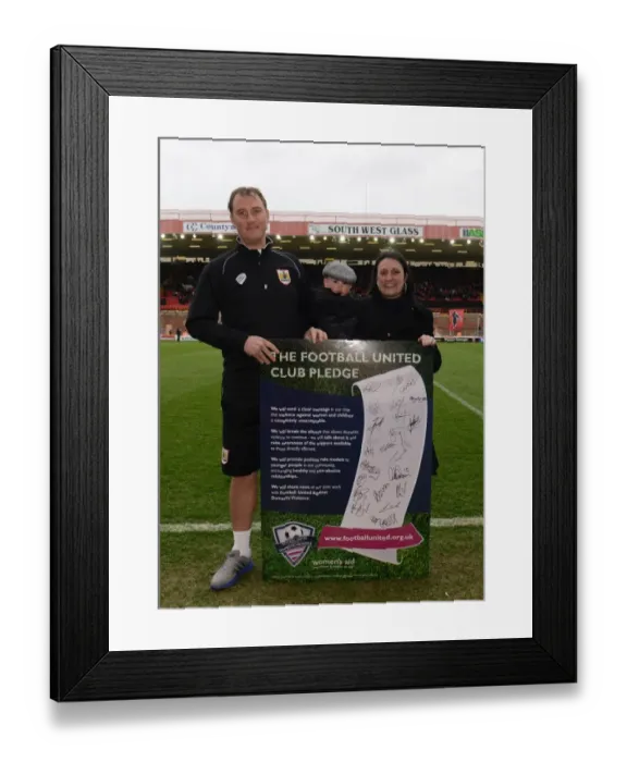 Framed Print : Football United: Bristol City vs Barnsley at Ashton Gate - Sky Bet League One Clash Framed Print : Football United: Bristol City vs Barnsley at Ashton Gate - Sky Bet League One Clash