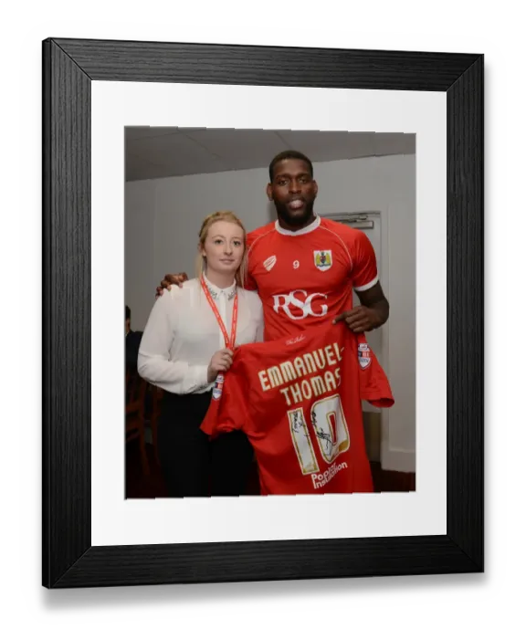 Framed Print : Jay Emmanuel-Thomas in Action for Bristol City Against Barnsley, March 2015 Framed Print : Jay Emmanuel-Thomas in Action for Bristol City Against Barnsley, March 2015