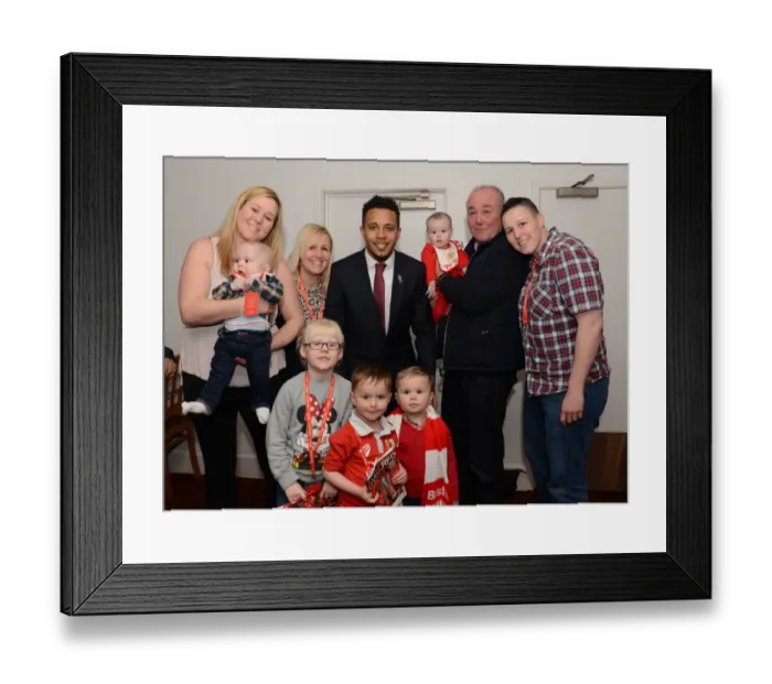 Framed Print : Bristol City FC: Man of the Match Presentation vs Barnsley (28 / 03 / 2015) Framed Print : Bristol City FC: Man of the Match Presentation vs Barnsley (28 / 03 / 2015)