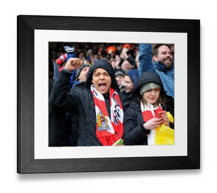 Framed Print : Bristol City Celebrates Joe Bryan's Equalizer Against Barnsley (28 / 03 / 2015)