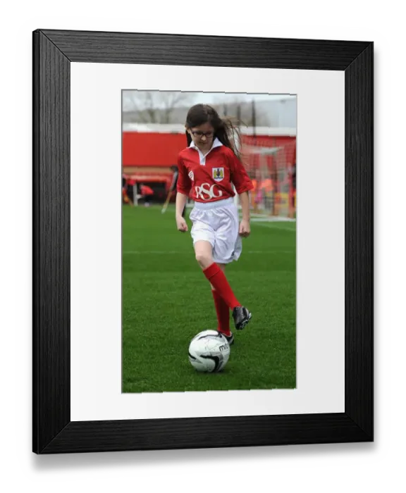 Framed Print : Showdown at Ashton Gate: Bristol City vs Barnsley, Sky Bet League One Clash - 28 March 2015