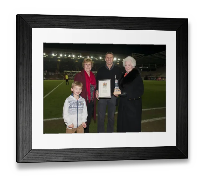 Framed Print : Bristol City vs Swindon Town: Harry Bamford in Action at Ashton Gate, April 7, 2015 (Sky Bet League One) Framed Print : Bristol City vs Swindon Town: Harry Bamford in Action at Ashton Gate, April 7, 2015 (Sky Bet League One)
