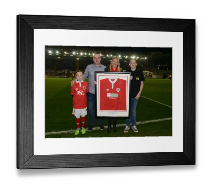 Framed Print : Bristol City vs Swindon Town Clash in Sky Bet League One - April 2015