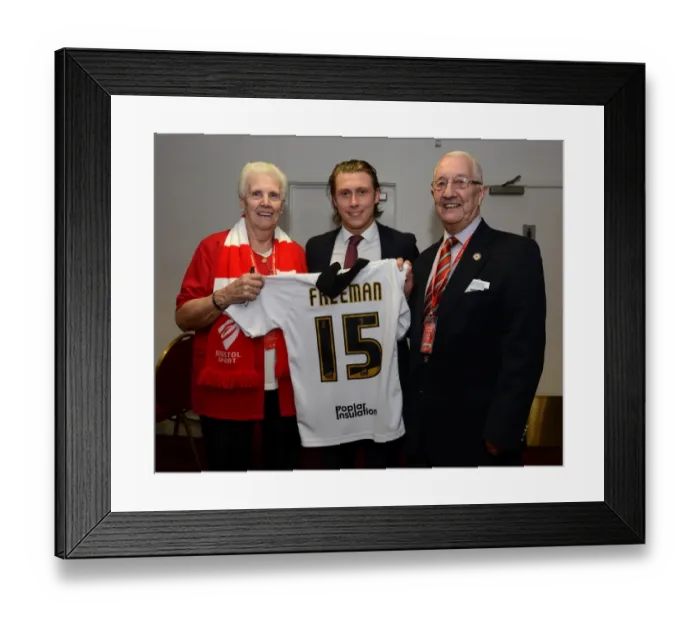 Framed Print : Bristol City FC: Man of the Match Presentation vs Swindon Town - 07.04.2015 Framed Print : Bristol City FC: Man of the Match Presentation vs Swindon Town - 07.04.2015