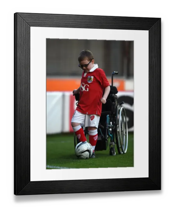 Framed Print : Sky Bet League One: Showdown at Ashton Gate - Bristol City vs Swindon Town (April 8, 2015)