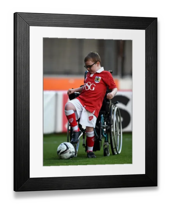 Framed Print : Bristol City vs Swindon Town: Sky Bet League One Clash at Ashton Gate Stadium - 8 April 2015