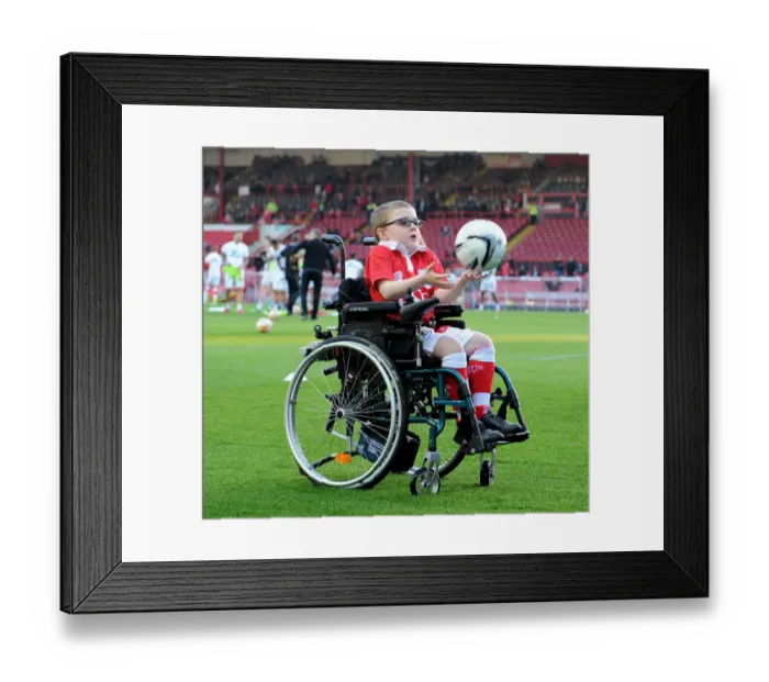 Framed Print : Showdown at Ashton Gate: Bristol City vs Swindon Town, Sky Bet League One Clash, 8 April 2015 Framed Print : Showdown at Ashton Gate: Bristol City vs Swindon Town, Sky Bet League One Clash, 8 April 2015