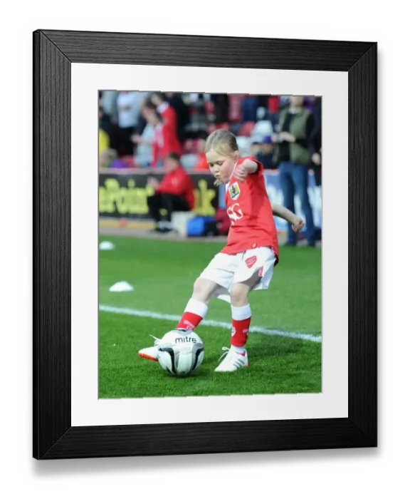 Framed Print : Bristol City vs Swindon Town Rivalry: A Football Showdown at Ashton Gate Stadium - 8 April 2015 Framed Print : Bristol City vs Swindon Town Rivalry: A Football Showdown at Ashton Gate Stadium - 8 April 2015