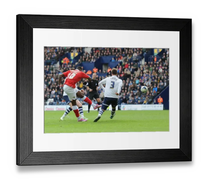 Framed Print : Jay Emmanuel-Thomas Goes for the Win: Preston North End vs. Bristol City, Sky Bet League One