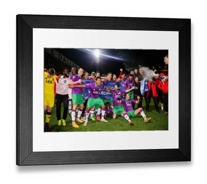Framed Print : Bradford City's Promotion to Sky Bet League One: The Triumphant Moment of Celebration (Bradford City vs. Bristol City)