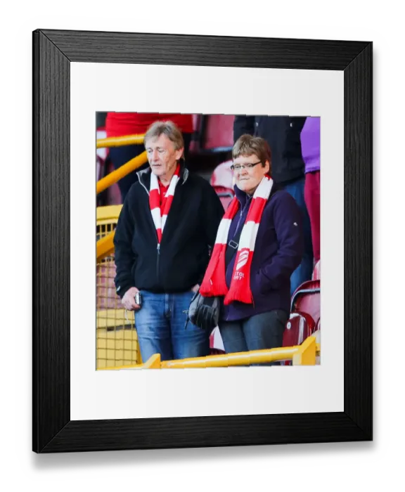 Framed Print : Bristol City Fans Gathering Before Kick-off at Bradford City (Promotion Clash) Framed Print : Bristol City Fans Gathering Before Kick-off at Bradford City (Promotion Clash)