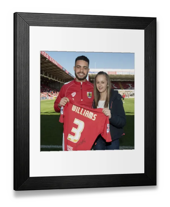 Framed Print : Derrick Williams in Action: Bristol City vs Coventry City, Sky Bet League One, Ashton Gate