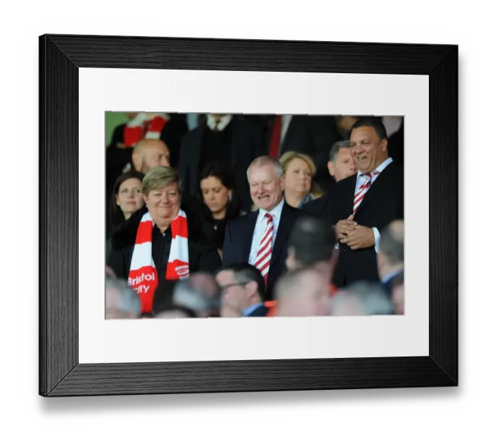Framed Print : Bristol City's Steve Lansdown Leads the Charge Against Coventry City in Sky Bet League One Clash at Ashton Gate Framed Print : Bristol City's Steve Lansdown Leads the Charge Against Coventry City in Sky Bet League One Clash at Ashton Gate