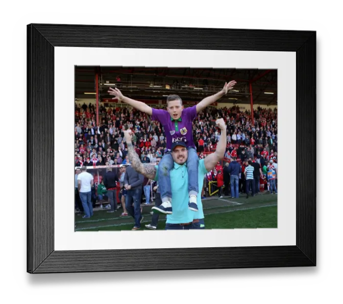 Framed Print : Passionate Moment at Ashton Gate: Bristol City vs Coventry City, 2015 Framed Print : Passionate Moment at Ashton Gate: Bristol City vs Coventry City, 2015