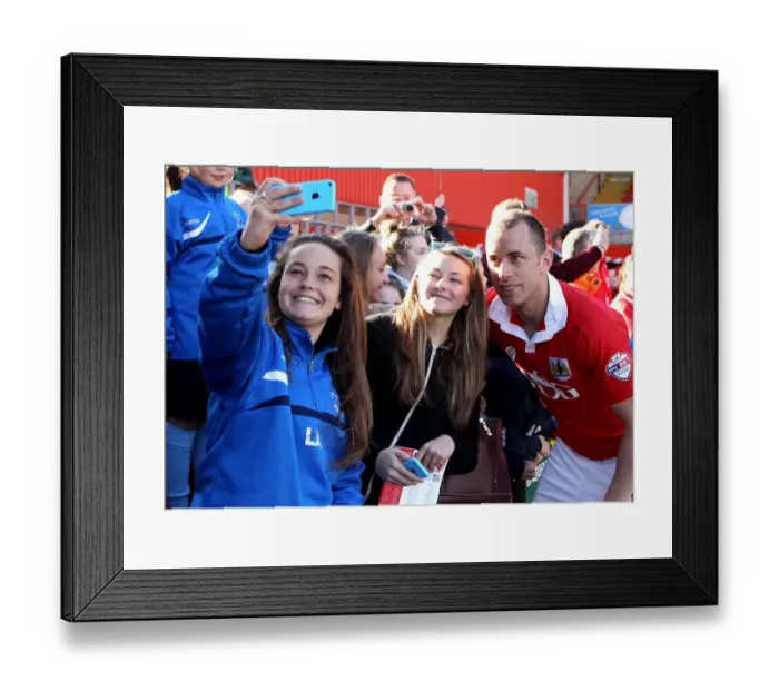 Framed Print : Bristol City's Aaron Wilbraham Celebrates with Fans after Win against Coventry City, 18th April 2015