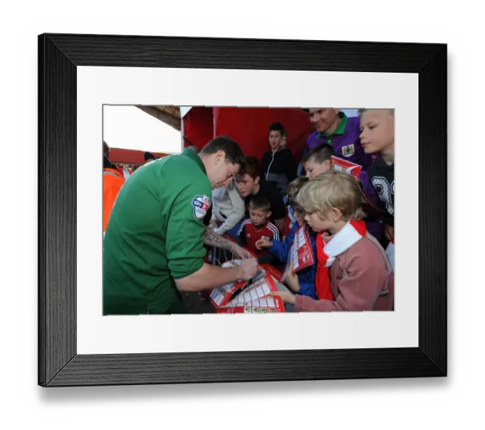 Framed Print : Bristol City Goalkeeper Frank Fielding Greets Fans After Match vs Coventry City Framed Print : Bristol City Goalkeeper Frank Fielding Greets Fans After Match vs Coventry City