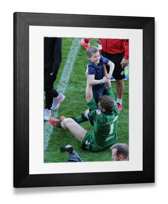 Framed Print : Bristol City's Frank Fielding Celebrates Goal vs Coventry City, 2015 Framed Print : Bristol City's Frank Fielding Celebrates Goal vs Coventry City, 2015