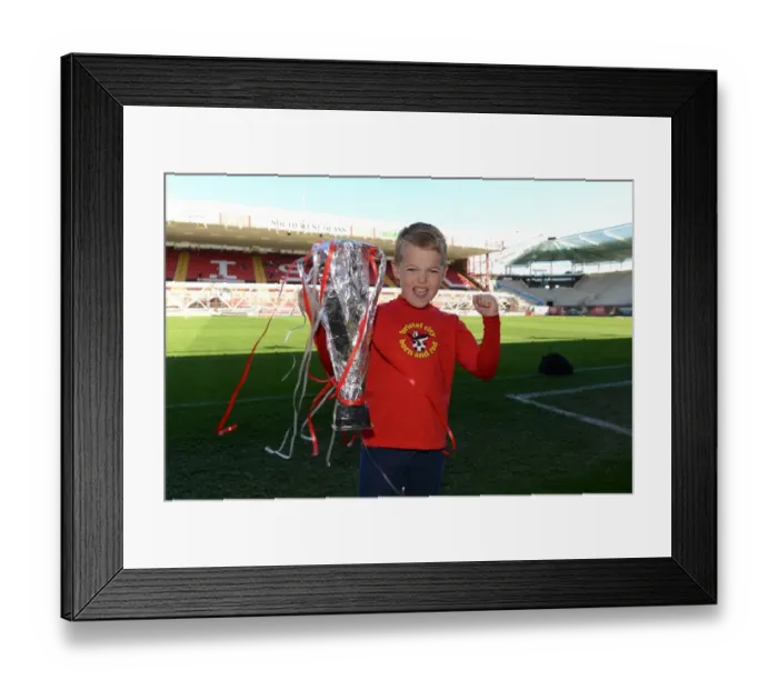 Framed Print : Young Fan's Homemade Cup at Bristol City vs Coventry City, Sky Bet League One (Fans) Framed Print : Young Fan's Homemade Cup at Bristol City vs Coventry City, Sky Bet League One (Fans)