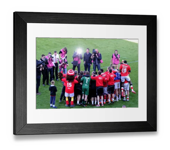 Framed Print : Bristol City's Thrilling Victory: Players Celebrate at Ashton Gate After Beating Coventry City