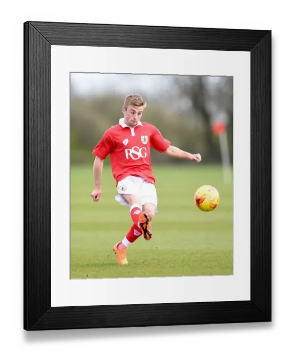 Framed Print : Bristol City's Joe Morrell in Action against Ipswich Town U21s, 10 / 11 / 2014