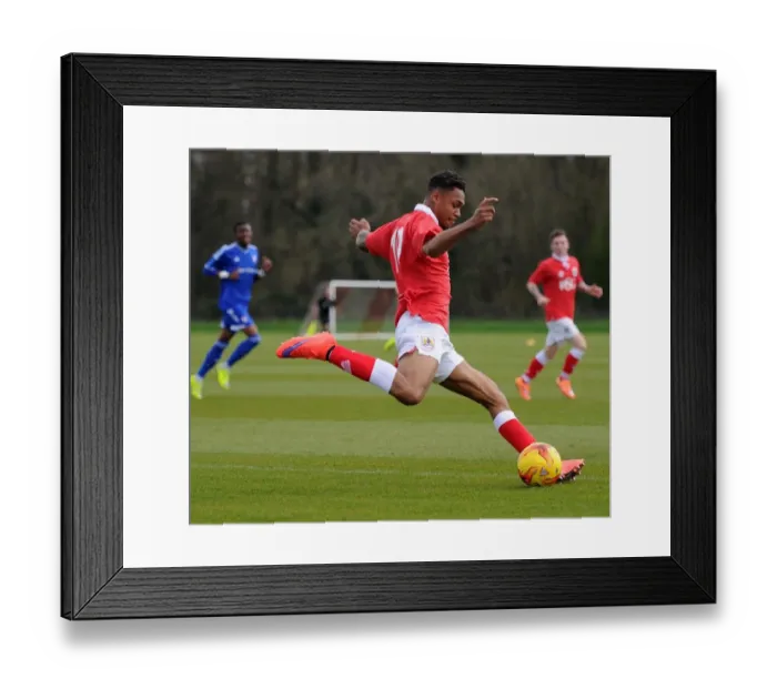 Framed Print : Marley Bishop on the Attack: Bristol City vs Ipswich Town U21s, 10 / 11 / 2014 Framed Print : Marley Bishop on the Attack: Bristol City vs Ipswich Town U21s, 10 / 11 / 2014