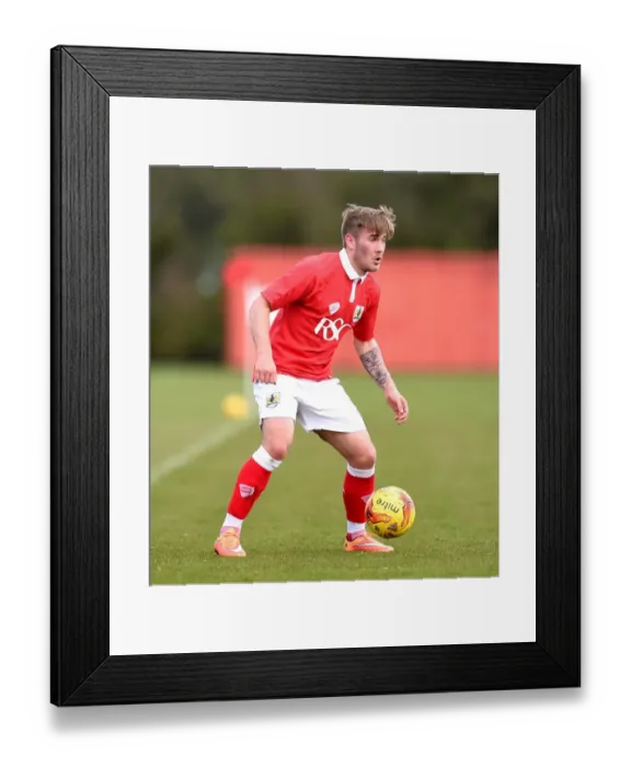 Framed Print : Bristol City U21s Training Ahead of Derby against Ipswich Town, Failand, 10 / 11 / 2014 Framed Print : Bristol City U21s Training Ahead of Derby against Ipswich Town, Failand, 10 / 11 / 2014