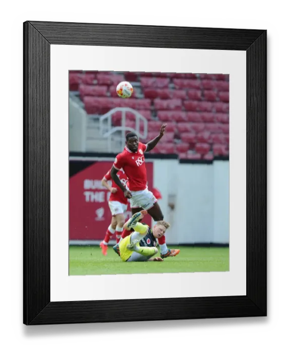Framed Print : Jay Emmanuel-Thomas in Action: Bristol City vs Walsall, Sky Bet League One, May 2015