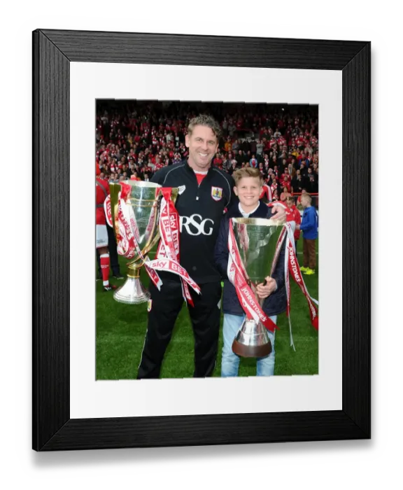 Framed Print : Battle in Sky Bet League One: Bristol City vs Walsall at Ashton Gate, May 2015 Framed Print : Battle in Sky Bet League One: Bristol City vs Walsall at Ashton Gate, May 2015