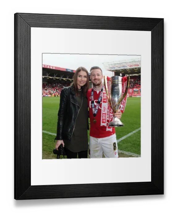 Framed Print : Intense Sky Bet League One Showdown: Bristol City vs Walsall at Ashton Gate, May 2015 Framed Print : Intense Sky Bet League One Showdown: Bristol City vs Walsall at Ashton Gate, May 2015