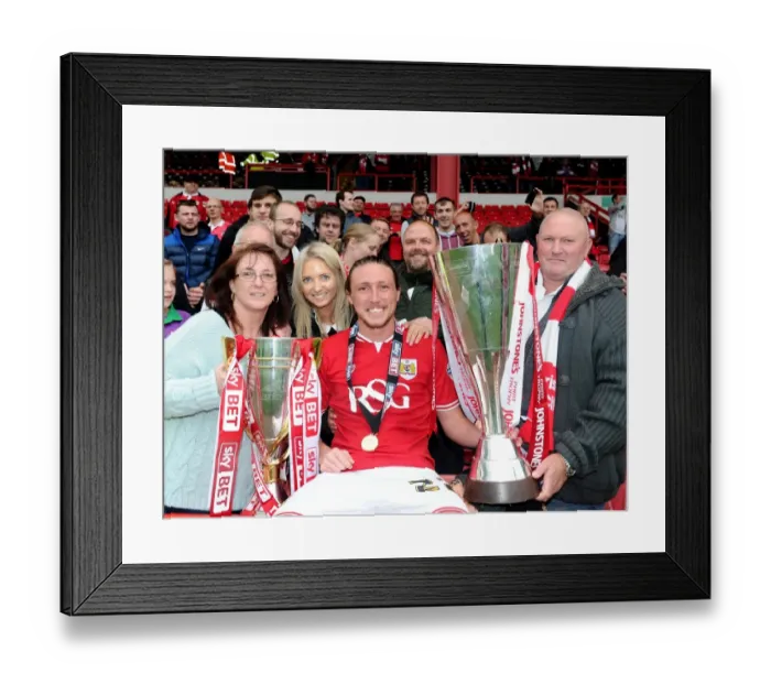 Framed Print : Luke Ayling in Action: Bristol City vs Walsall, May 3, 2015, Ashton Gate Framed Print : Luke Ayling in Action: Bristol City vs Walsall, May 3, 2015, Ashton Gate
