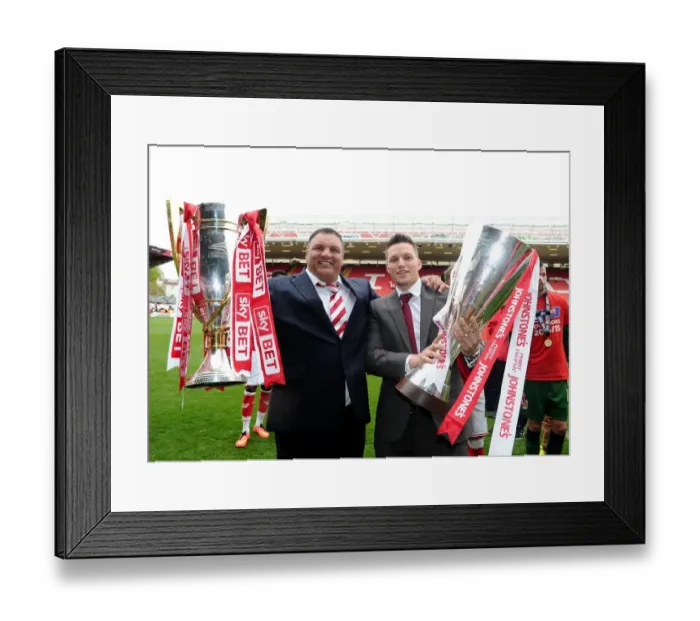 Framed Print : Battle in League One: Bristol City vs Walsall at Ashton Gate, May 2015 Framed Print : Battle in League One: Bristol City vs Walsall at Ashton Gate, May 2015