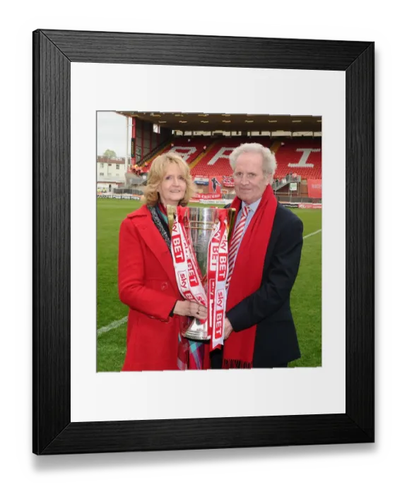Framed Print : Thrilling Sky Bet League One Showdown: Bristol City vs Walsall at Ashton Gate, May 2015 Framed Print : Thrilling Sky Bet League One Showdown: Bristol City vs Walsall at Ashton Gate, May 2015