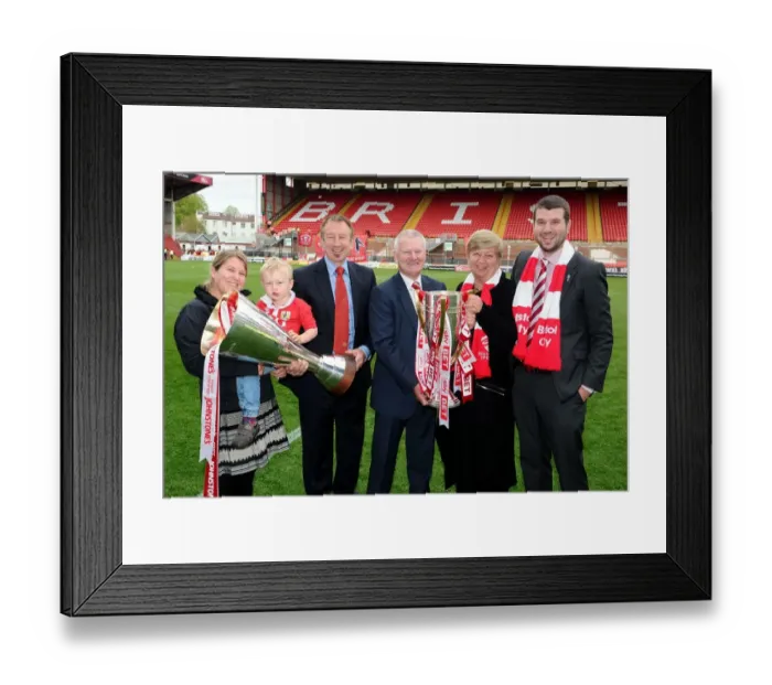 Framed Print : Thrilling Sky Bet League One Showdown: Bristol City vs Walsall at Ashton Gate - May 2015 Framed Print : Thrilling Sky Bet League One Showdown: Bristol City vs Walsall at Ashton Gate - May 2015