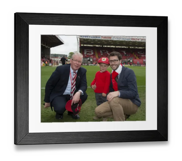 Framed Print : Sky Bet League One Showdown: Bristol City vs Walsall, May 2015 - A Clash of Football Titans Framed Print : Sky Bet League One Showdown: Bristol City vs Walsall, May 2015 - A Clash of Football Titans