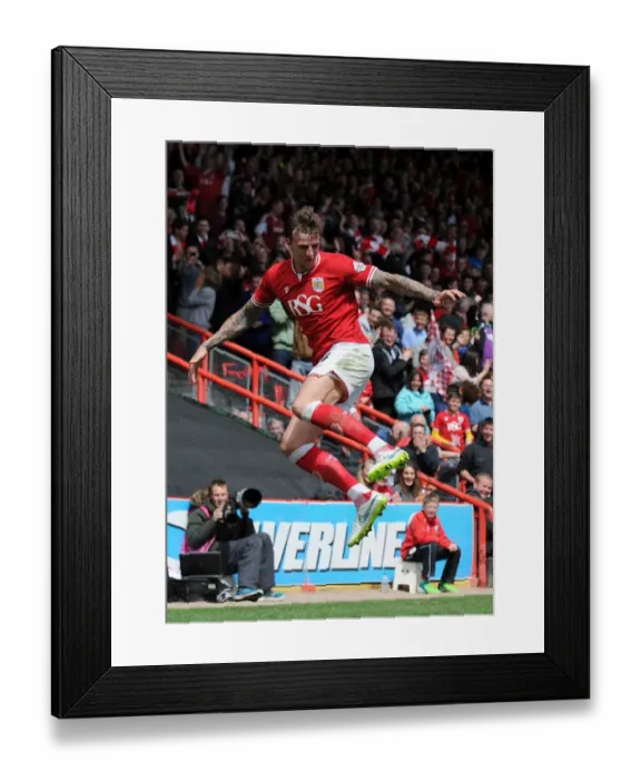Framed Print : Aden Flint's Goal Celebration: Bristol City vs. Walsall, Sky Bet League One, May 2015 Framed Print : Aden Flint's Goal Celebration: Bristol City vs. Walsall, Sky Bet League One, May 2015