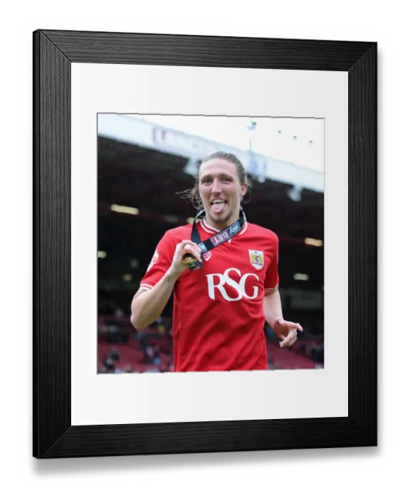 Framed Print : Bristol City vs Walsall: Luke Ayling in Action at Ashton Gate Stadium, May 3, 2015 Framed Print : Bristol City vs Walsall: Luke Ayling in Action at Ashton Gate Stadium, May 3, 2015