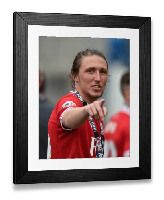 Framed Print : Bristol Citys Luke Ayling - Photo mandatory by-line: Paul Knight / JMP -03 / 05 / 2015 - SPORT - Football - Bristol - Ashton Framed Print : Bristol Citys Luke Ayling - Photo mandatory by-line: Paul Knight / JMP -03 / 05 / 2015 - SPORT - Football - Bristol - Ashton