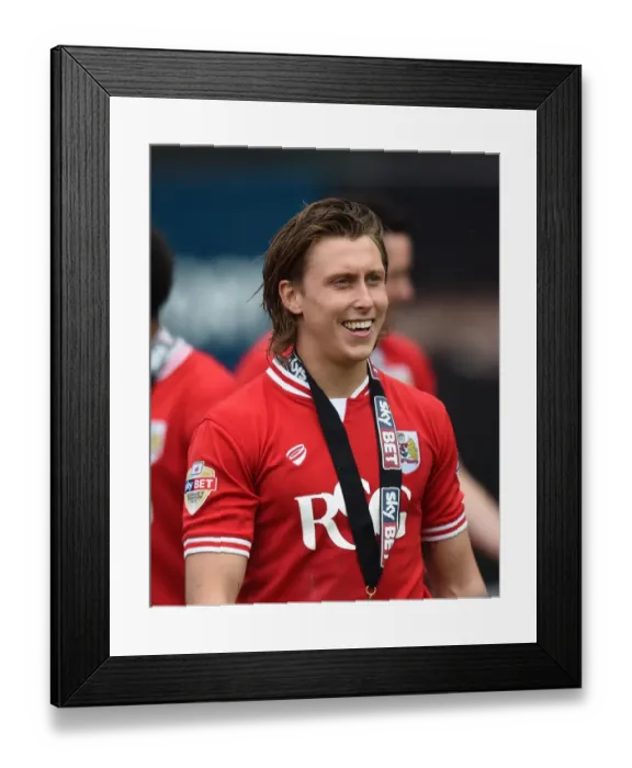 Framed Print : Bristol City's Luke Freeman in Action Against Walsall, Sky Bet League One, May 2015