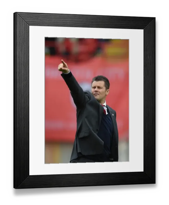 Framed Print : Steve Cotterill Leads Bristol City Against Walsall in Sky Bet League One, May 2015 Framed Print : Steve Cotterill Leads Bristol City Against Walsall in Sky Bet League One, May 2015