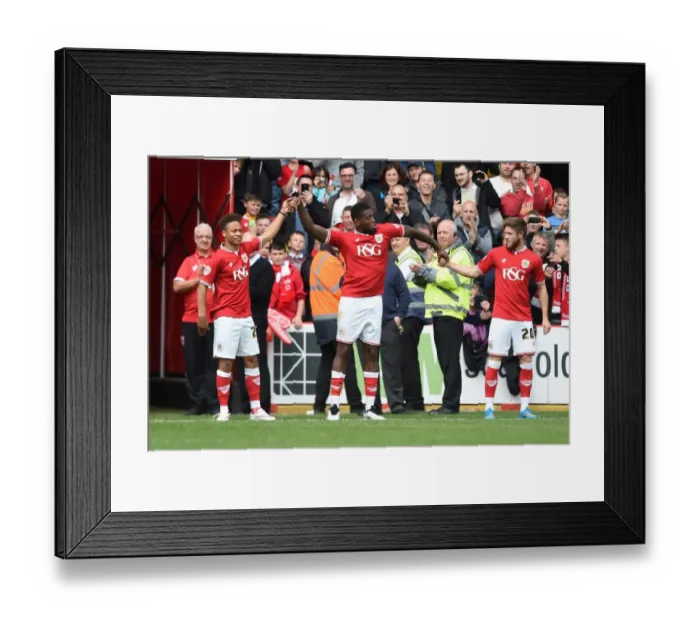 Framed Print : Bristol City's Bobby Reid, Jay Emmanuel-Thomas, and Wes Burns in Action Against Walsall, Sky Bet League One, May 2015