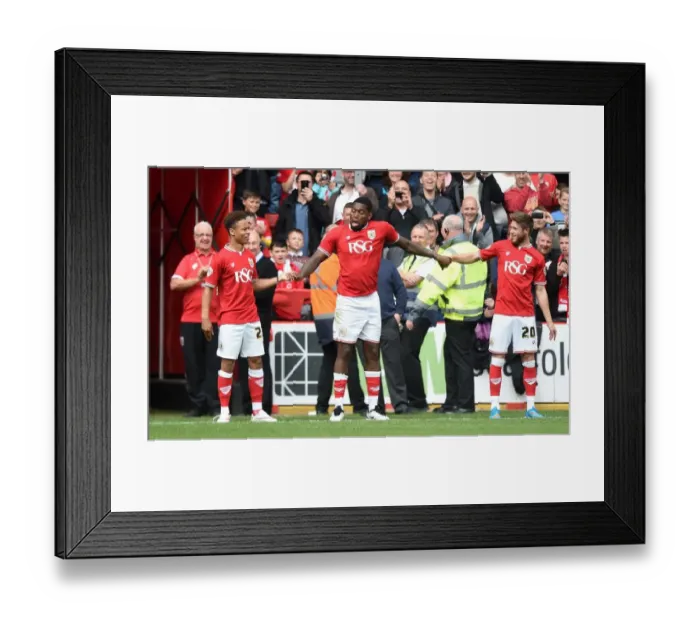 Framed Print : Bristol City's Bobby Reid, Jay Emmanuel-Thomas, and Wes Burns in Action against Walsall (May 2015)