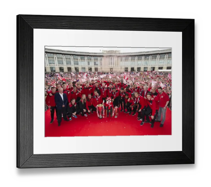 Framed Print : Bristol City Football Club: Celebrating with Thousands of Fans at the Amphitheatre (04 / 05 / 2015) Framed Print : Bristol City Football Club: Celebrating with Thousands of Fans at the Amphitheatre (04 / 05 / 2015)