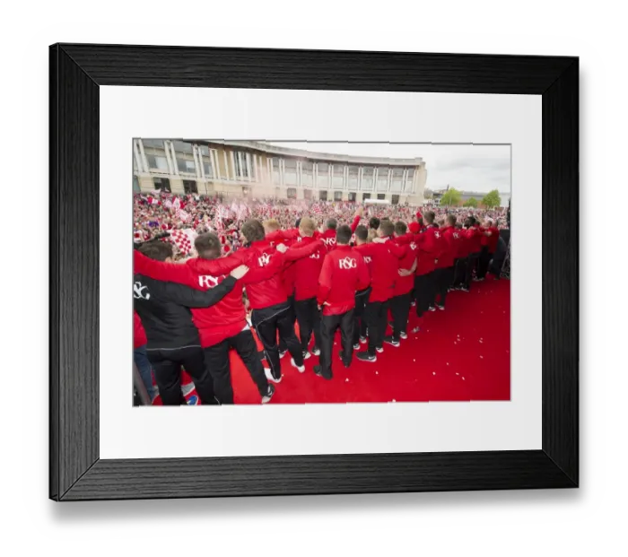 Framed Print : Bristol City Football Club: Uniting the City - Celebration Tour (Joe Meredith / JMP, 04 / 05 / 2015) Framed Print : Bristol City Football Club: Uniting the City - Celebration Tour (Joe Meredith / JMP, 04 / 05 / 2015)