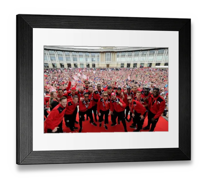 Framed Print : Thousands Gather for Bristol City Football Club's Celebration Tour (Joe Meredith / JMP, 04 / 05 / 2015) Framed Print : Thousands Gather for Bristol City Football Club's Celebration Tour (Joe Meredith / JMP, 04 / 05 / 2015)