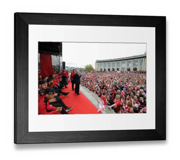 Framed Print : Thousands Gather for Steve Lansdown's Address at the Bristol City Celebration Tour (Joe Meredith / JMP, 2015)