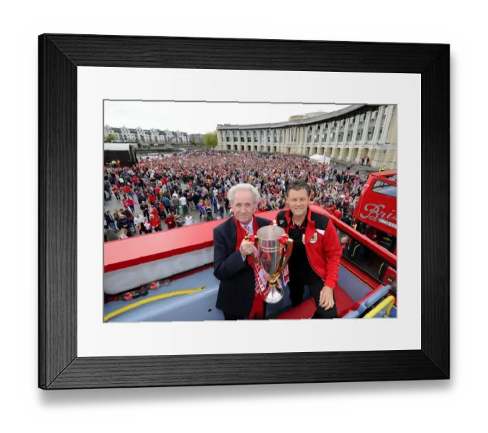 Framed Print : Bristol City FC: Champions Triumph - Steve Cotterill and Keith Dawe Lift the Sky Bet League One Trophy Amid Thousands of Ecstatic Fans